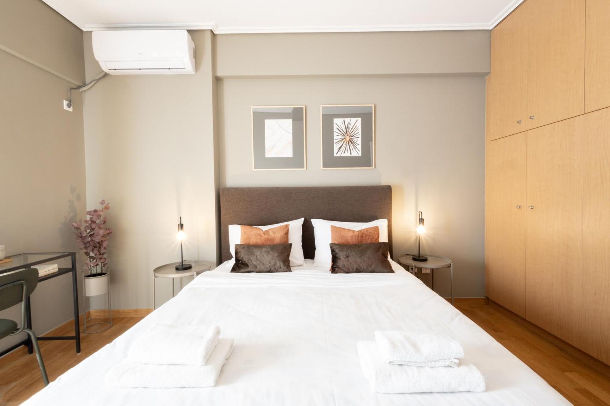 Renovated 3 Bedroom Apt With Acropolis View Athens Exterior photo
